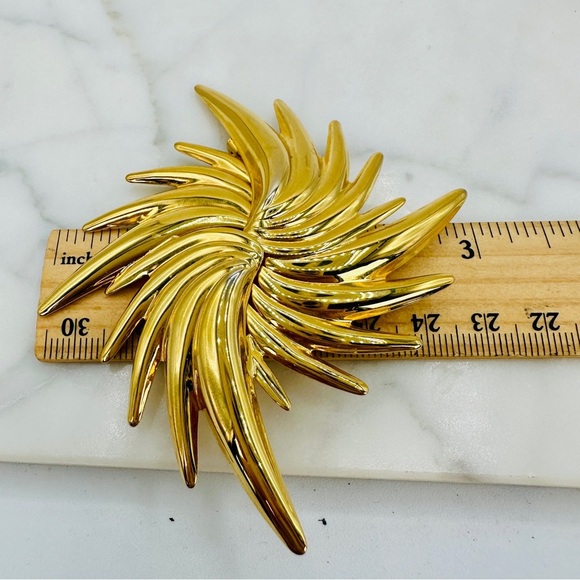 Vintage Large Starburst Brooch Pin Spiral Gold Tone 80s 90s Glam Statement Deco - Picture 8 of 9